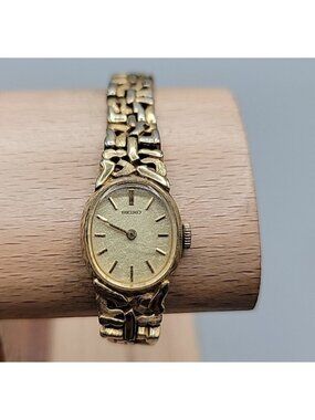 Vintage Seiko Ladies Wind Watch 17mm 6" Gold Tone Nugget Band 11-8589 17 Jewels